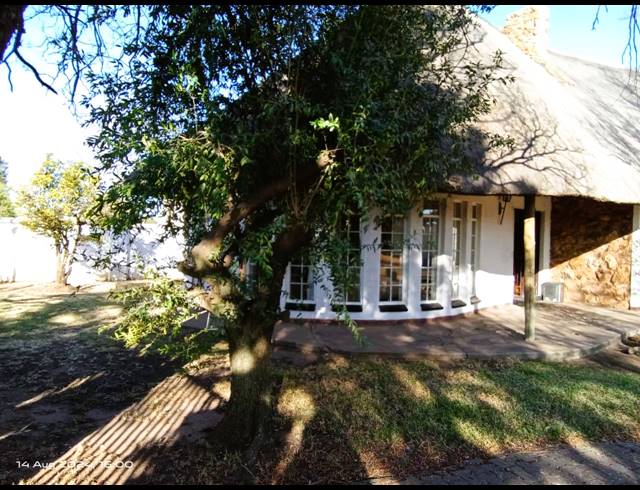 4 BEDROOM HOUSE FOR SALE IN JAMESON PARK